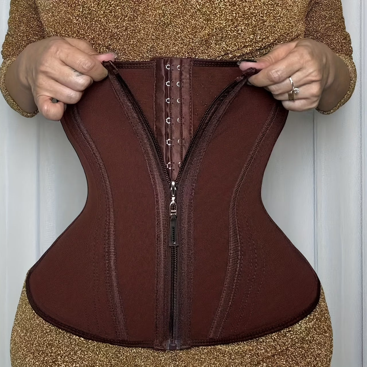 Cinta modeladora feminina de cintura alta com controle abdominal e ajuste na cintura, design com zíper