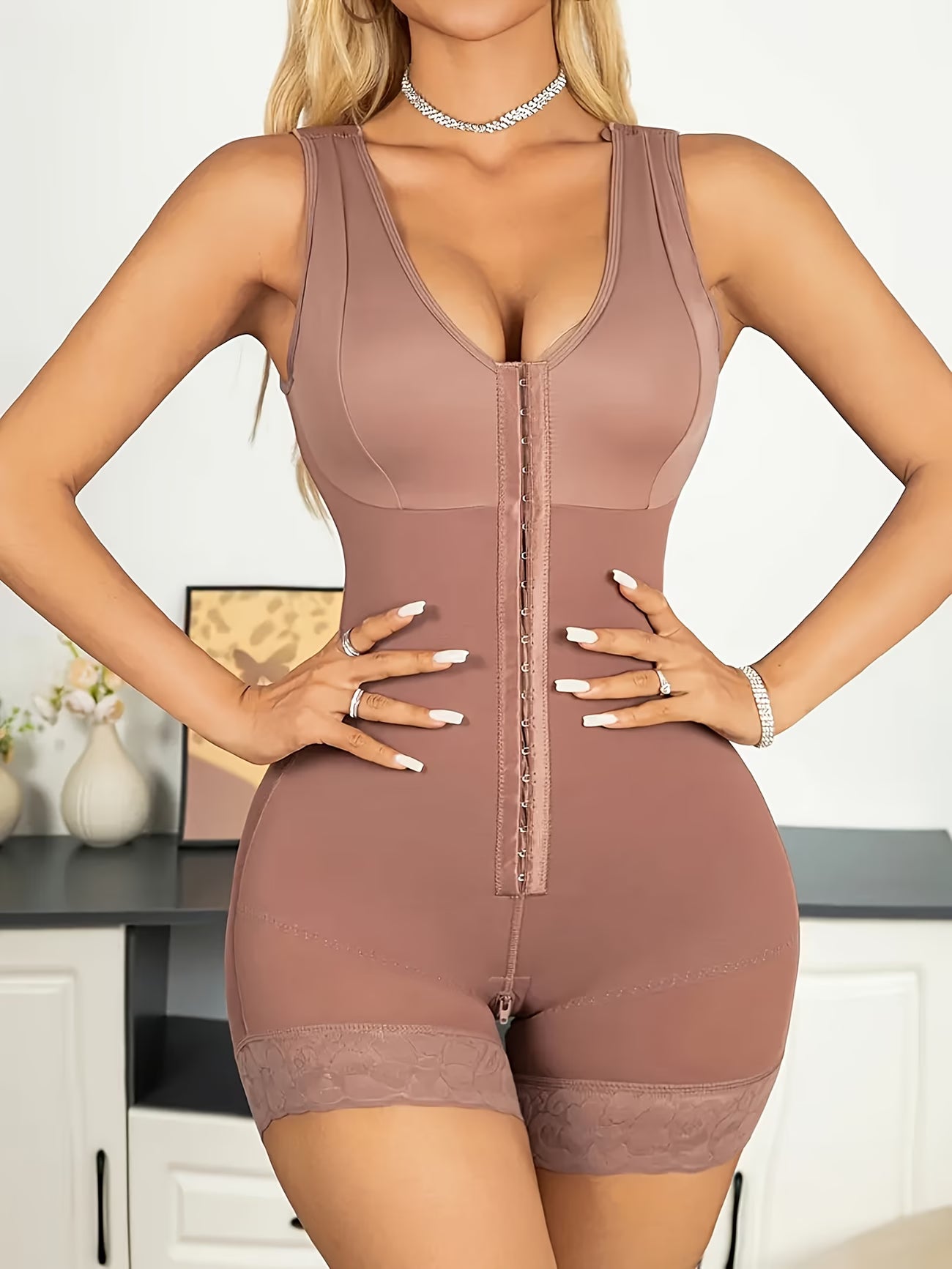 Body Modelador de Uma Peça com Corpete de Barriga com Decote